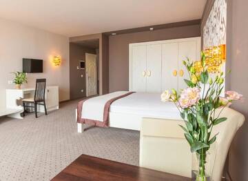 Улучшенный номер с террасой в Отеле Continental Hotel